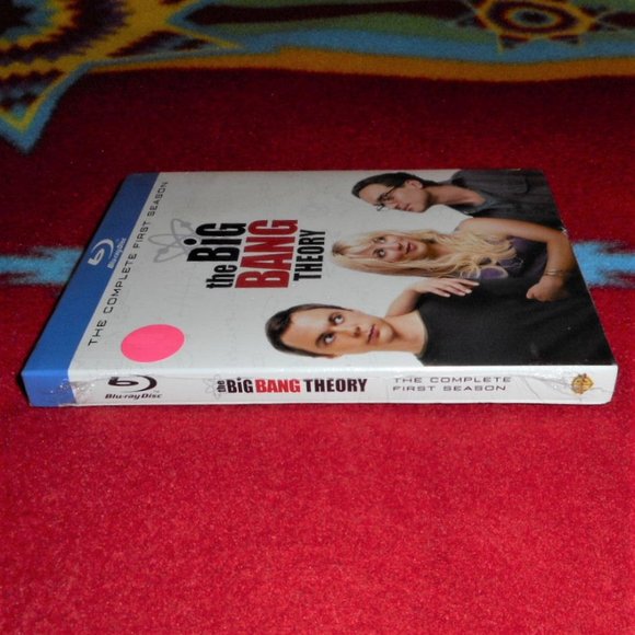 Brand New! Sealed! The Big Bang Theory - The Complete First Season (Blu-ray) - Picture 3 of 4